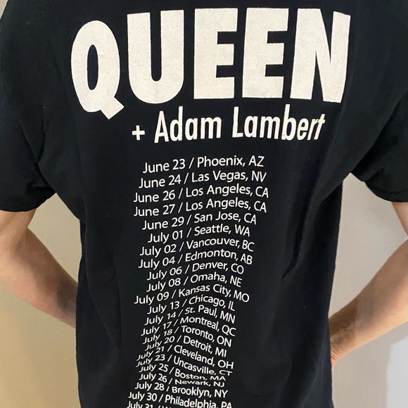 Queen + Adam Lambert tour cotton T-shirt. Medium size men’s or large women’s. - Picture 3 of 6
